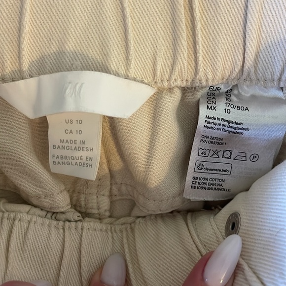 Cream colored HM high waisted cinched wide leg pants size 10 - Picture 2 of 3